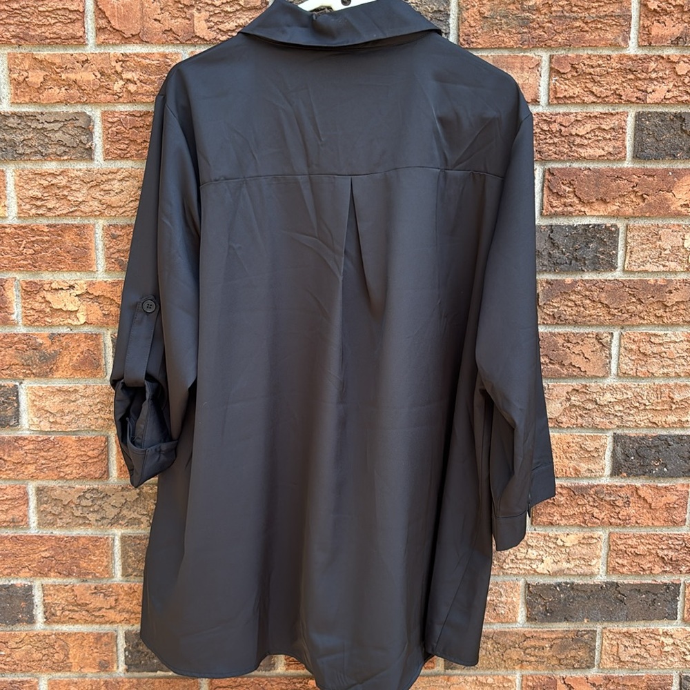 🍀3 for $25🍀 Bloomchic black dressy blouse. - Picture 5 of 10